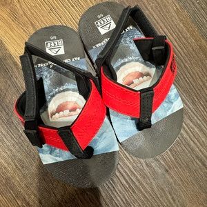Toddler Boy Flip Flops SIZE 5/6
